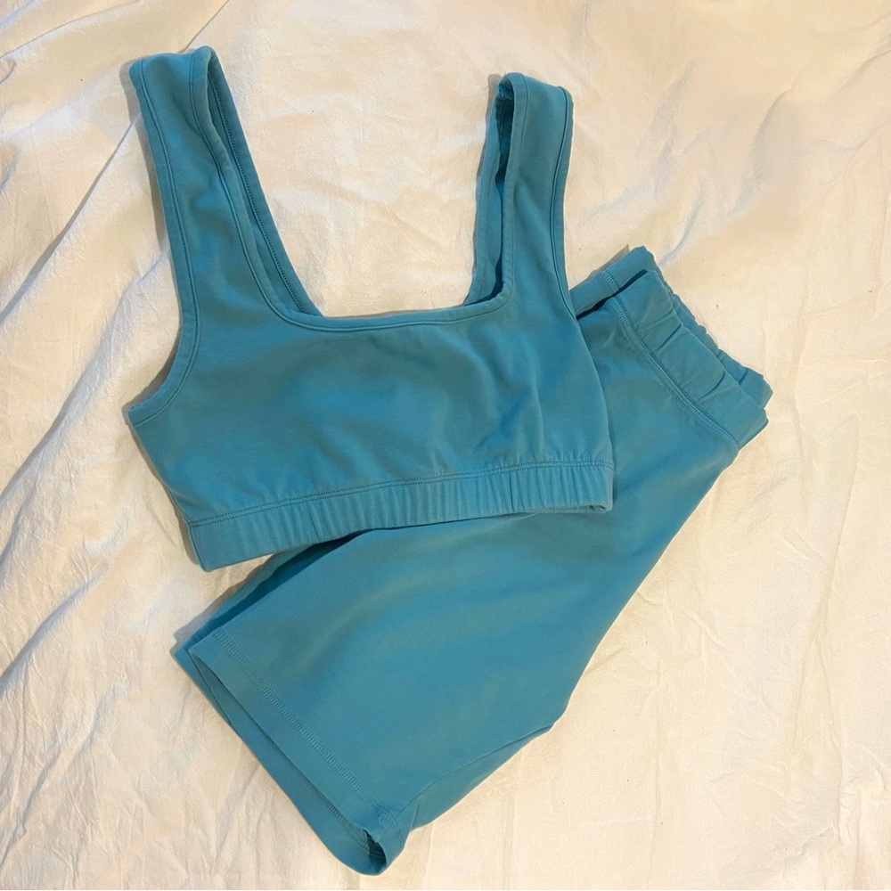 Back Beat Co. Teal Sports Bra and Shorts Set